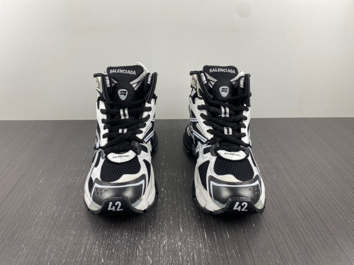 BLCG RUNNER SNEAKER 695364 W2RH2 9018