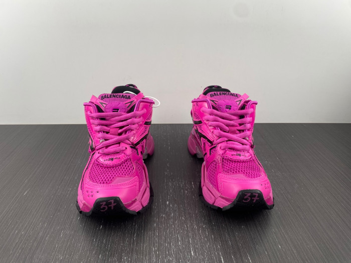 BLCG RUNNER SNEAKER 677402 W3RB2 5510