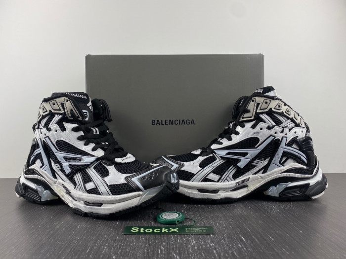 BLCG RUNNER SNEAKER 695364 W2RH2 9018