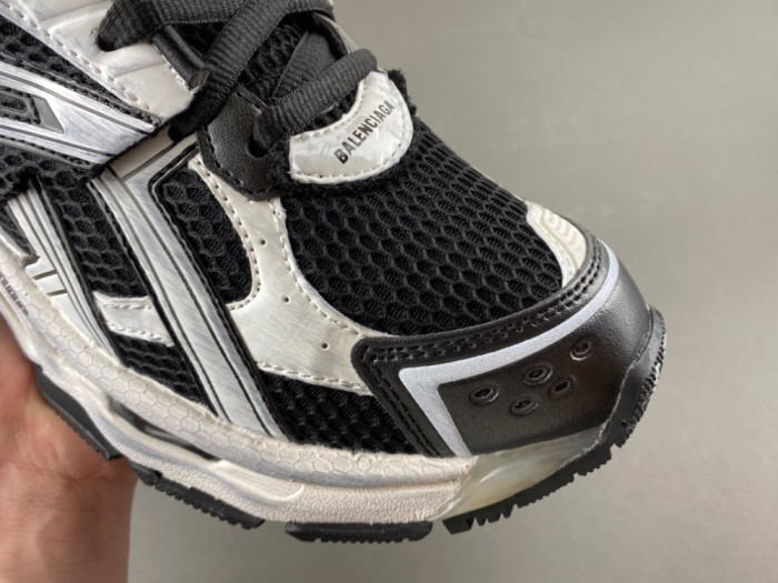 BLCG Runner Lighted Sneaker 677403-W3RB2 9010