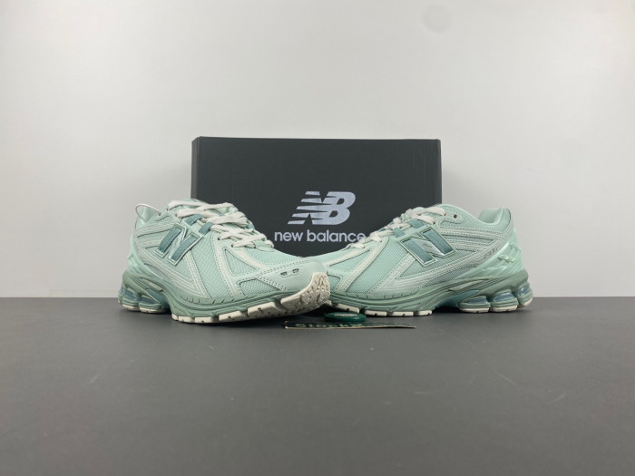 N3W BLANCE 1906R Jade Green M1906RZC