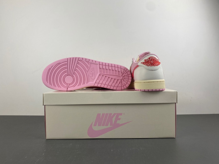 Travis Scott × Air Jordan 1 Low "Shy Pink"IQ7604-101