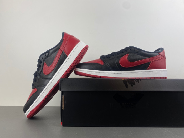 Air Jordan 1 Retro Low OG Banned IW6276-001