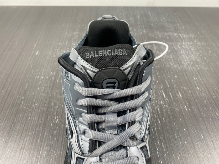 BLCG RUNNER SNEAKER 677403 W3RBR 151547