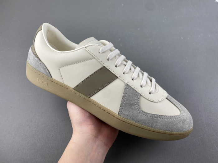 D10R B01 Sneaker
