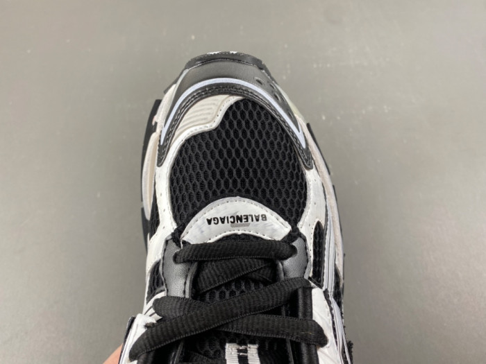 BLCG Runner Lighted Sneaker 677403-W3RB2 9010