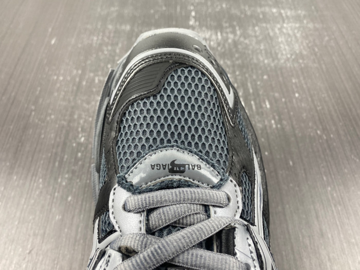 BLCG RUNNER SNEAKER 677403 W3RBR 151547