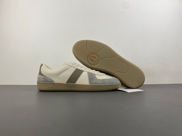 D10R B01 Sneaker