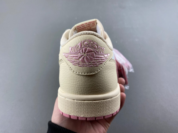 Air Jordan 1 Retro Low OG SP Travis Scott Shy Pink IQ7604-100