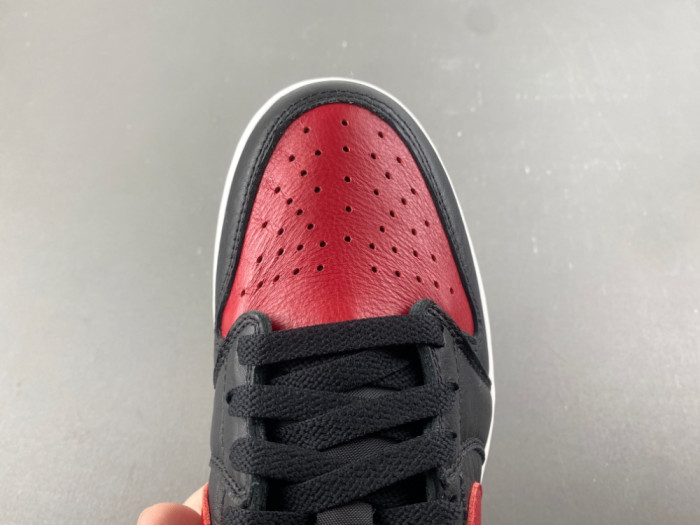 Air Jordan 1 Retro Low OG Banned IW6276-001