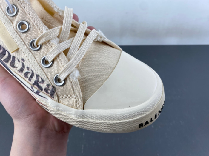 blcg wmns Gr*ffiti paris mule 