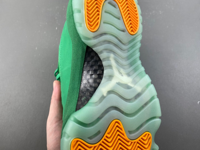 Air Jordan 11 Retro Green Screen Monstars lQ5700-900