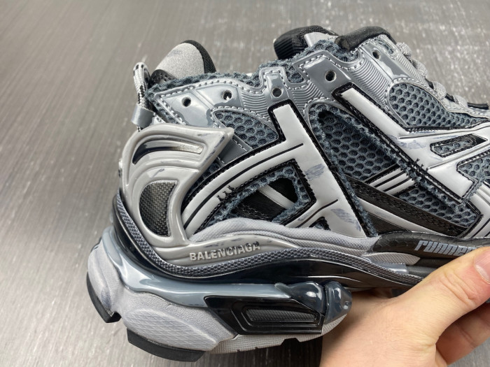 BLCG RUNNER SNEAKER 677403 W3RBR 151547