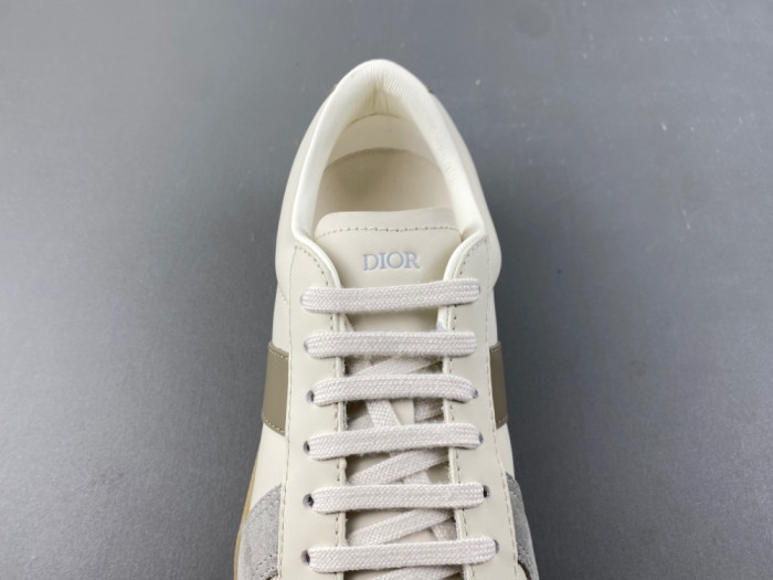 D10R B01 Sneaker
