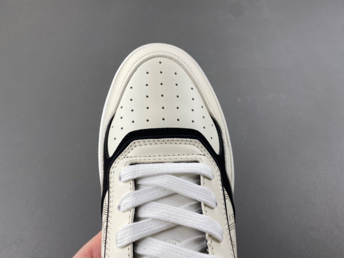 D10R B27 Sneaker