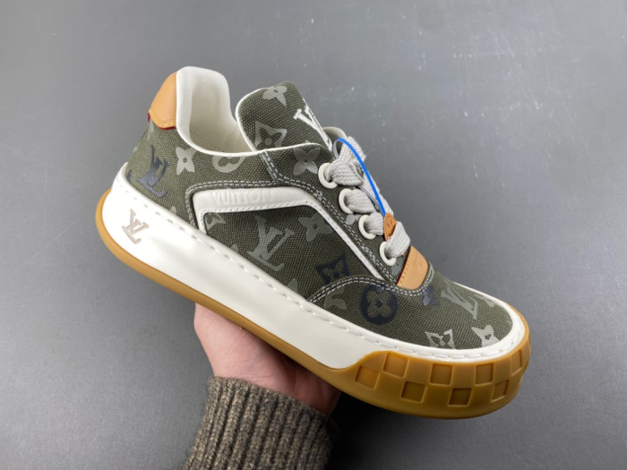 Lou1su1tt Tilted Sneaker