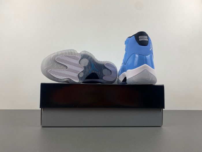 Air Jordan Ultimate Gift of Flight (11/29) 717602-900