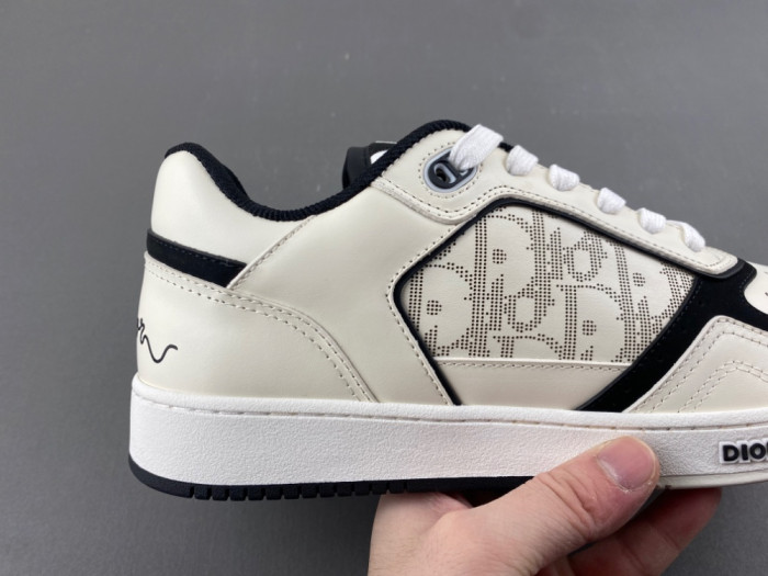 D10R B27 Sneaker