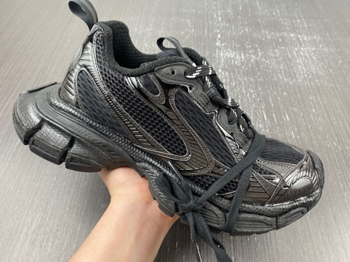 BLCG 3XL SNEAKER 677403 W3RB6 0148