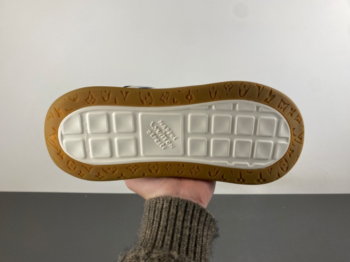 Lou1su1tt Tilted Sneaker