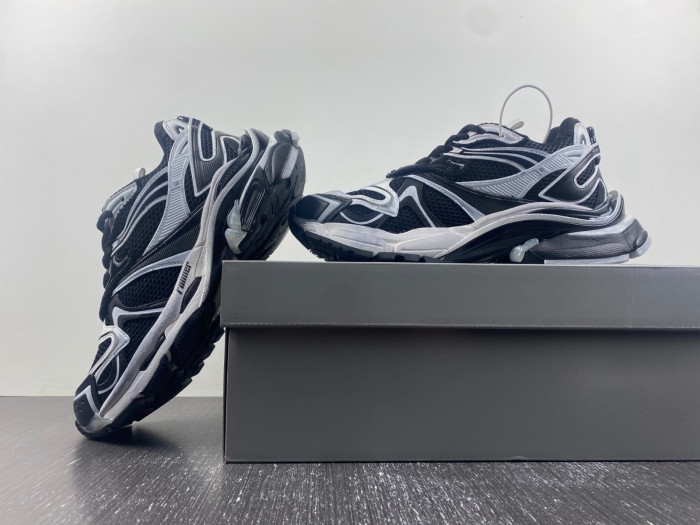 BLCG RUNNER SNEAKER 779066-W3RBXP-0213