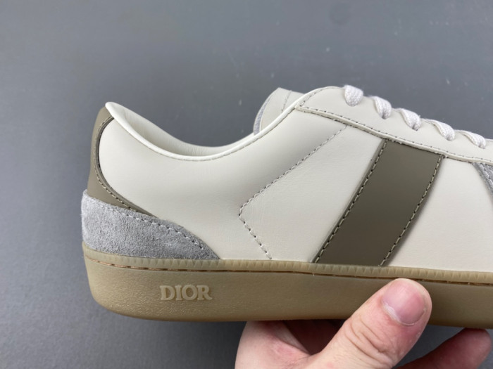 D10R B01 Sneaker