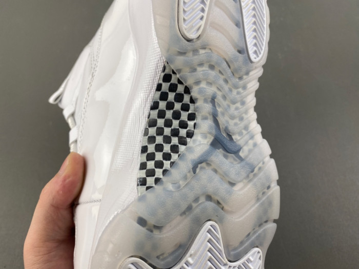 Air Jordan 11 Retro Comme des Garçons Homme Plus White IV7639-100