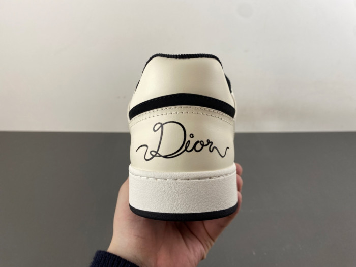 D10R B27 Sneaker