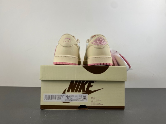 Air Jordan 1 Retro Low OG SP Travis Scott Shy Pink IQ7604-100