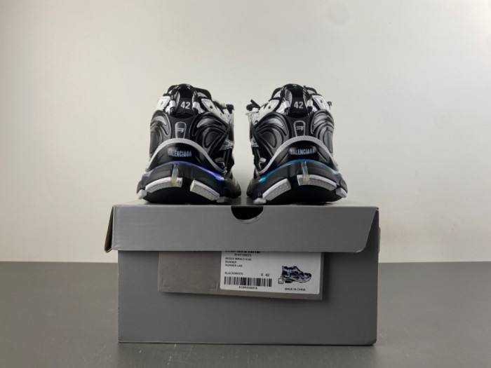 BLCG Runner Lighted Sneaker 853225-WRNLD-0120