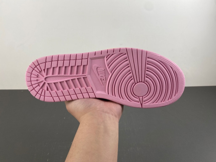 Travis Scott × Air Jordan 1 Low "Shy Pink"IQ7604-101