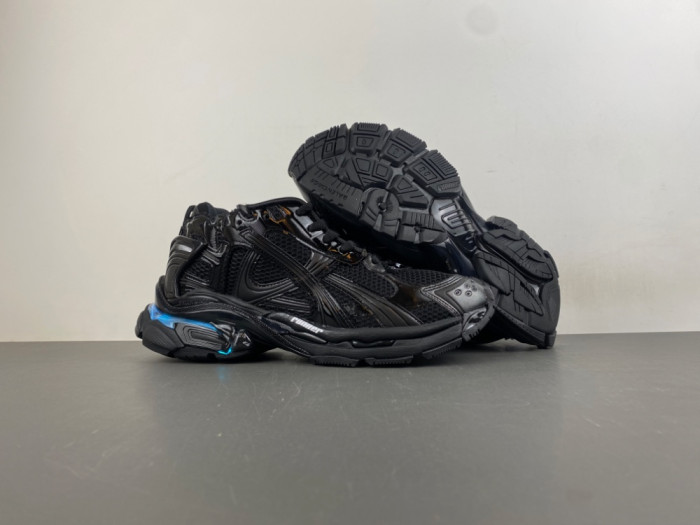 BLCG Runner Lighted Sneaker 853225 WRNLD 1000