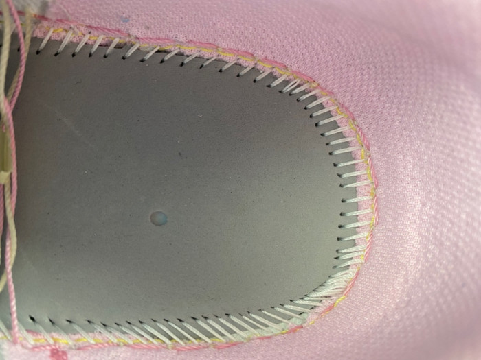 Travis Scott × Air Jordan 1 Low "Shy Pink"IQ7604-101