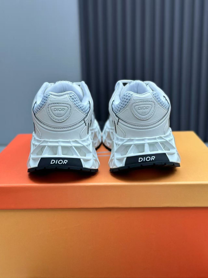 D10R B35 Sneaker