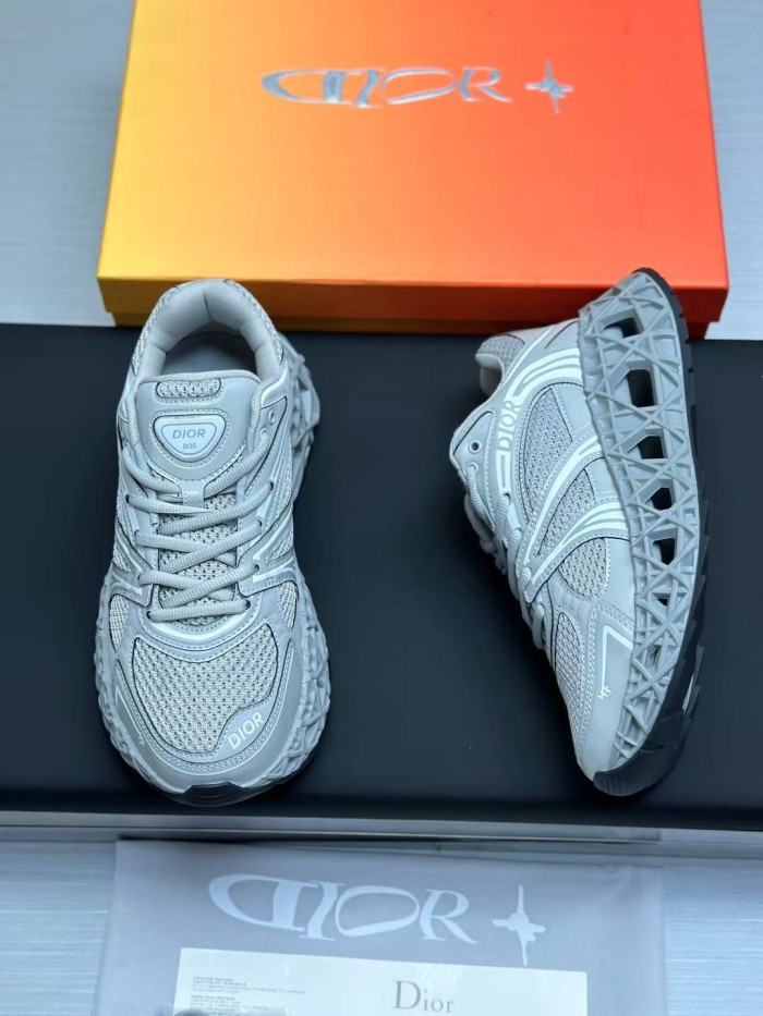 D10R B35 Sneaker