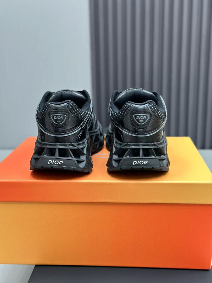 D10R B35 Sneaker