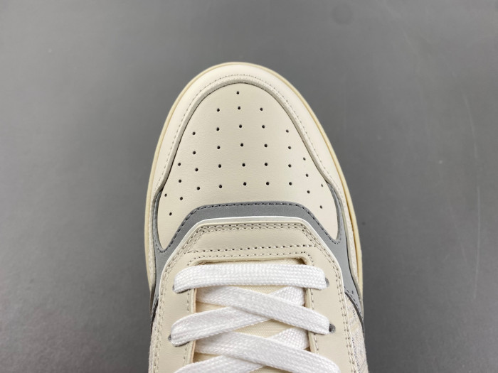 D10R B27 Sneaker