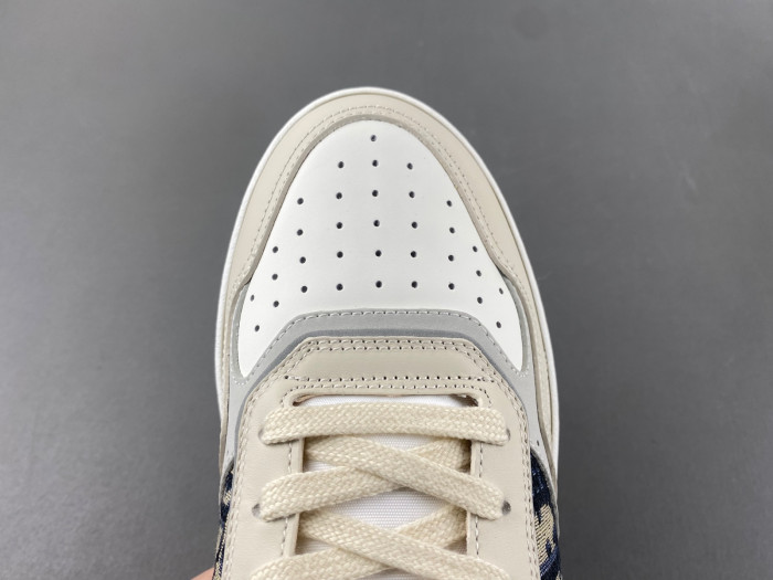 D10R B27 Sneaker