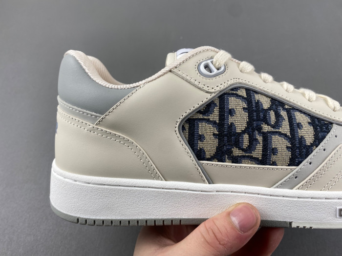D10R B27 Sneaker