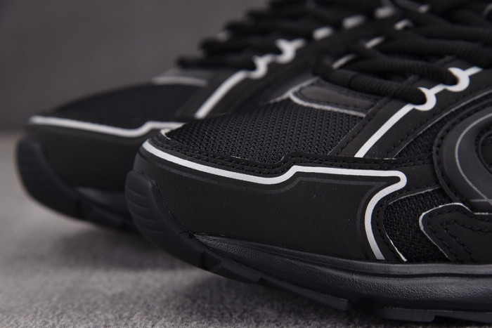 D10R B30 SNEAKER