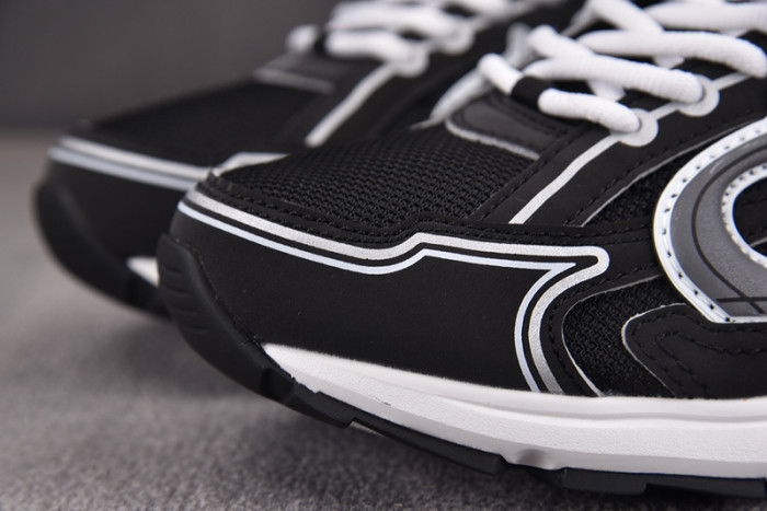 D10R B30 SNEAKER