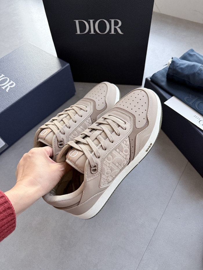 D10R B27 Sneaker
