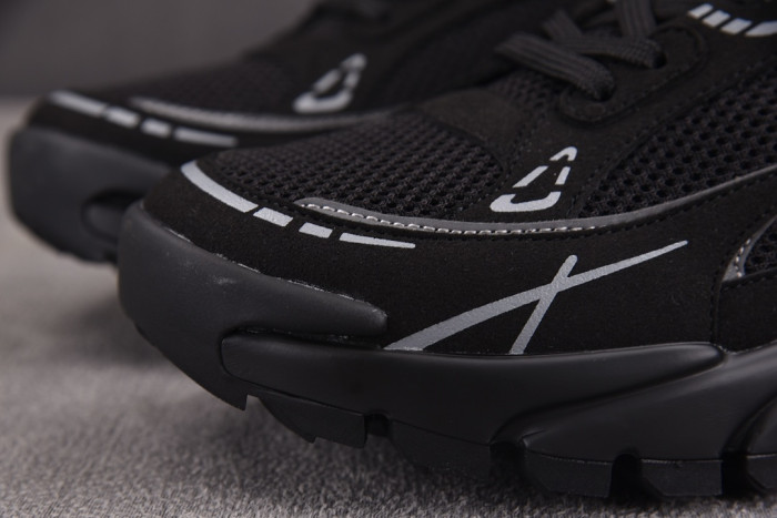 Lou1su1tt Tatic Runner Sneaker