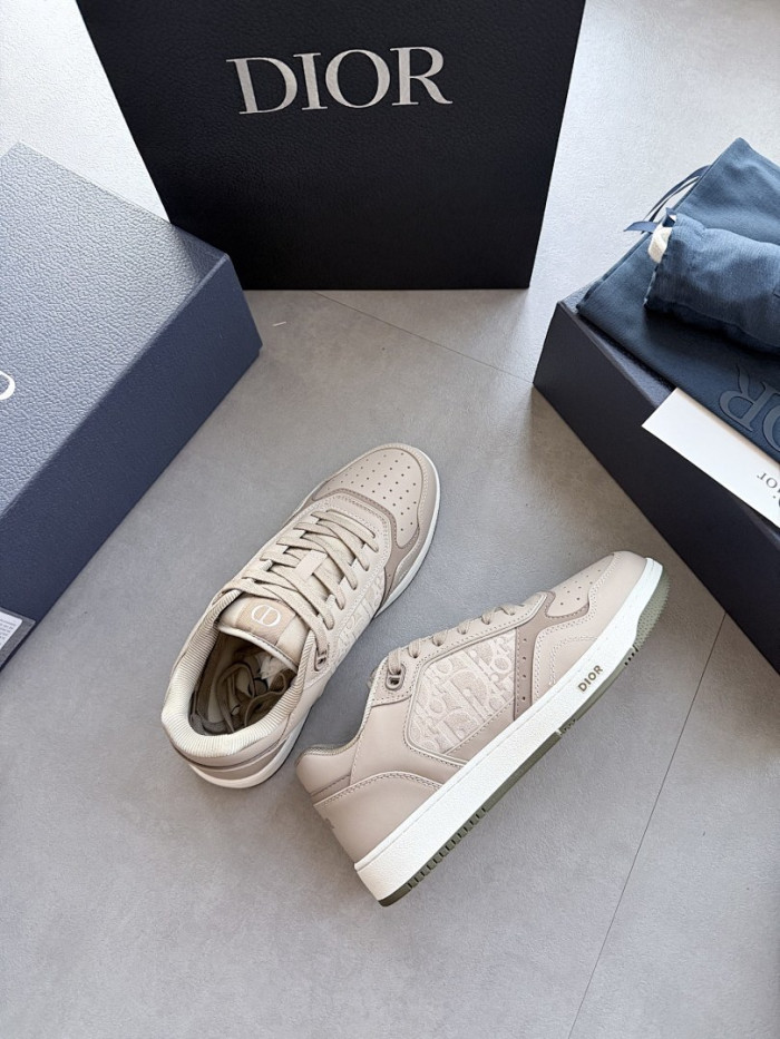 D10R B27 Sneaker