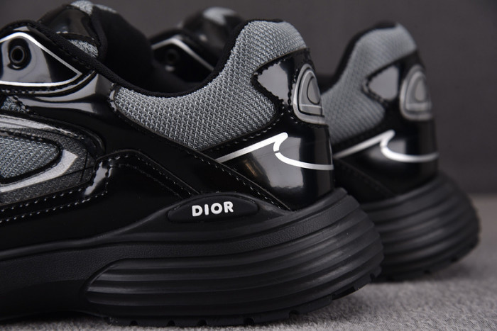 D10R B30 SNEAKER