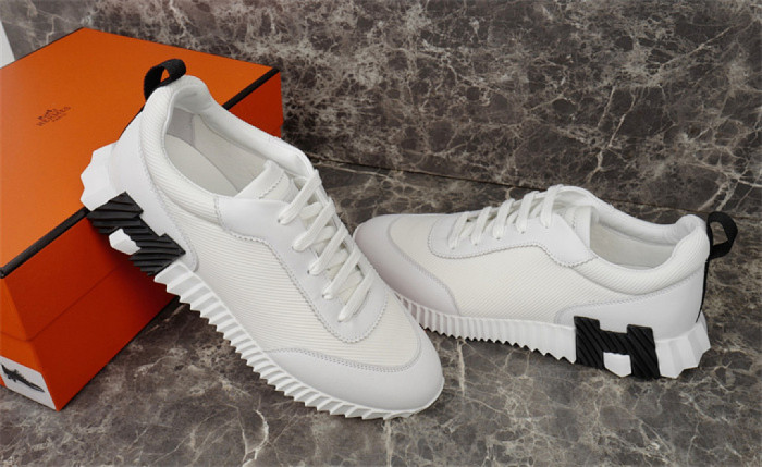H**me5 Sneaker