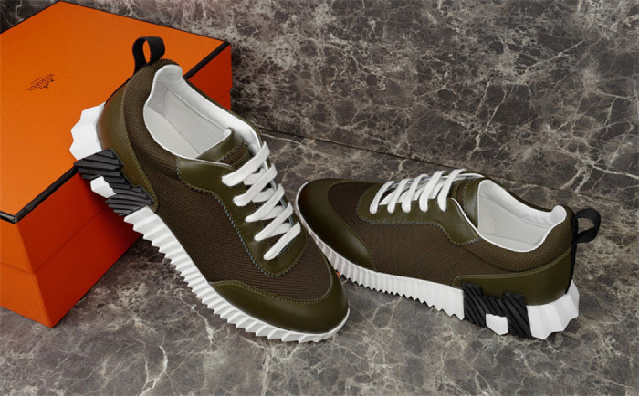H**me5 Sneaker