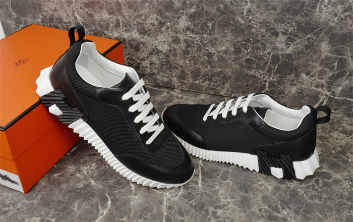 H**me5 Sneaker