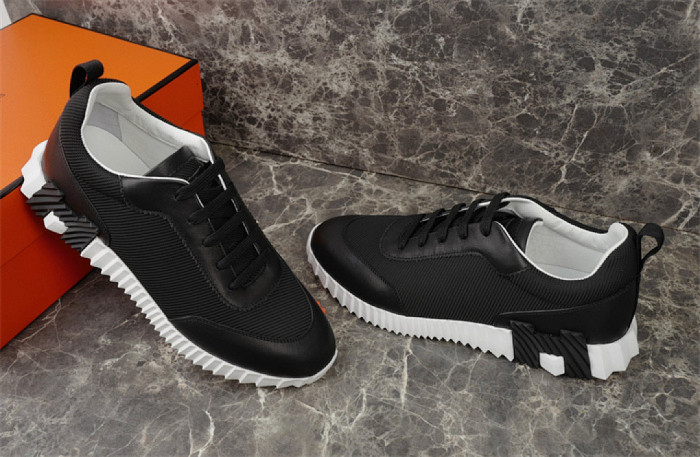 H**me5 Sneaker