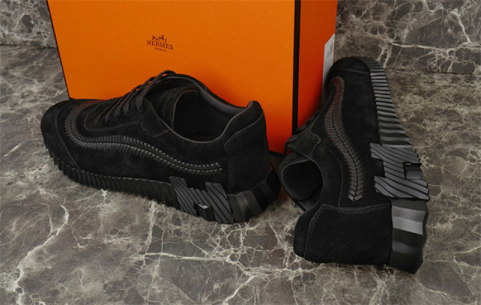 H**me5 Sneaker